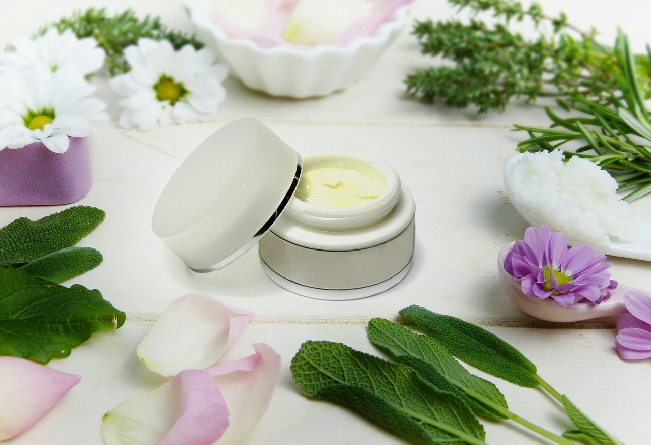 cream, skin, care, cosmetics, lid, fragrance, herbs, thyme, sage, rose, flowers, petals, pink, essential oils, shea butter, coconut oil, nature, plant, flower background, rose flower, alternative medicine, self-made, bio, box, flower wallpaper, hand made, beautiful flowers, beauty